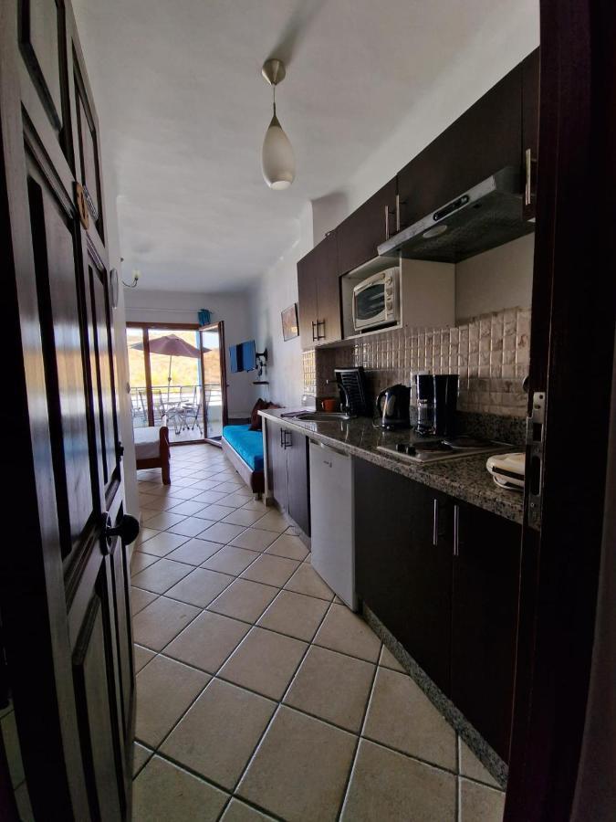 Studio Avec Piscine Et Wifi A Cabonegro Cabo Negro Exterior photo